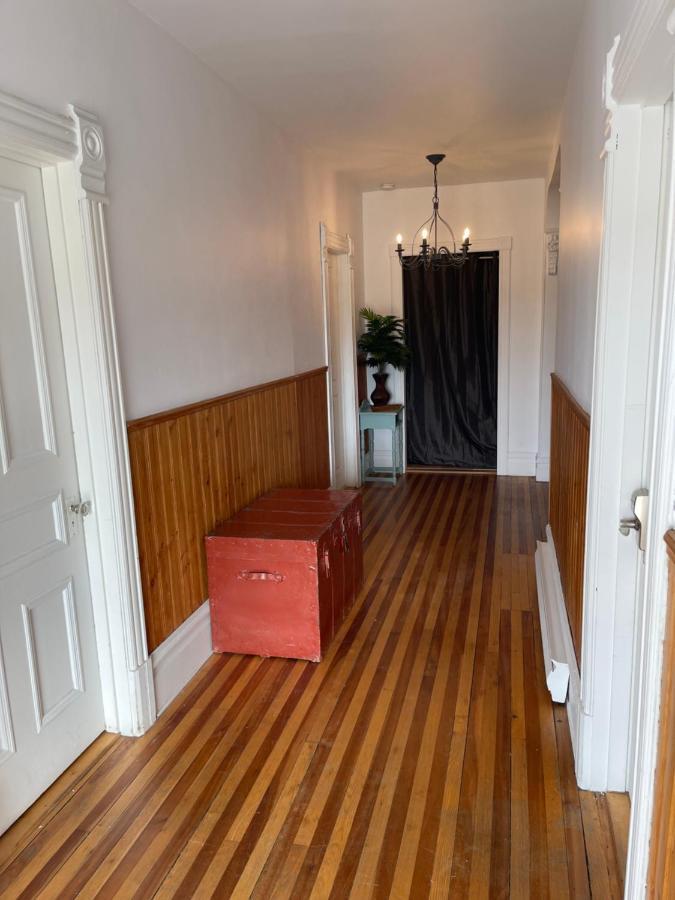 Auberge Et Bistro Namaste Lachute Eksteriør billede