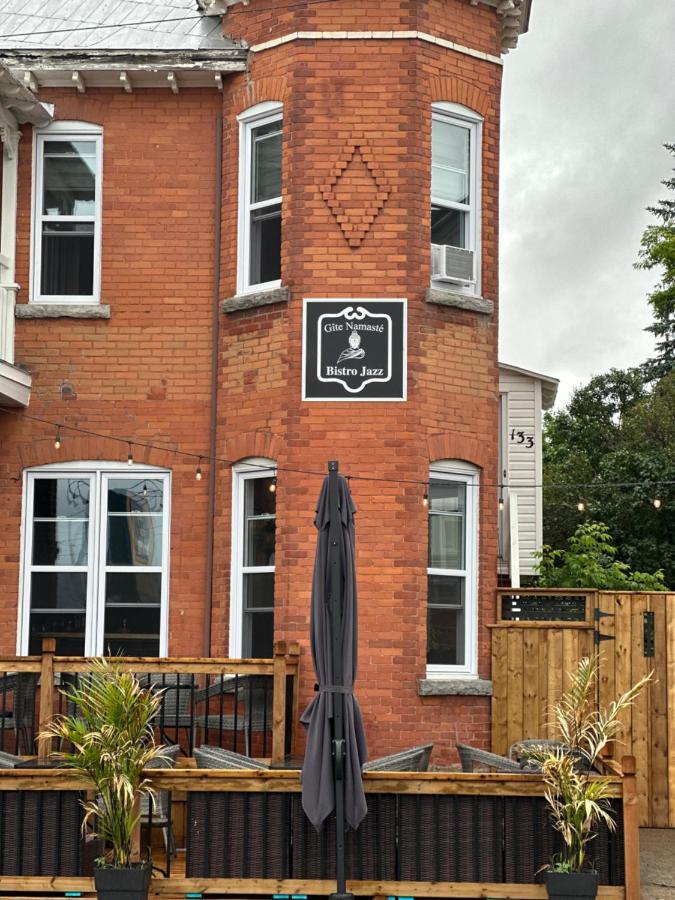 Auberge Et Bistro Namaste Lachute Eksteriør billede
