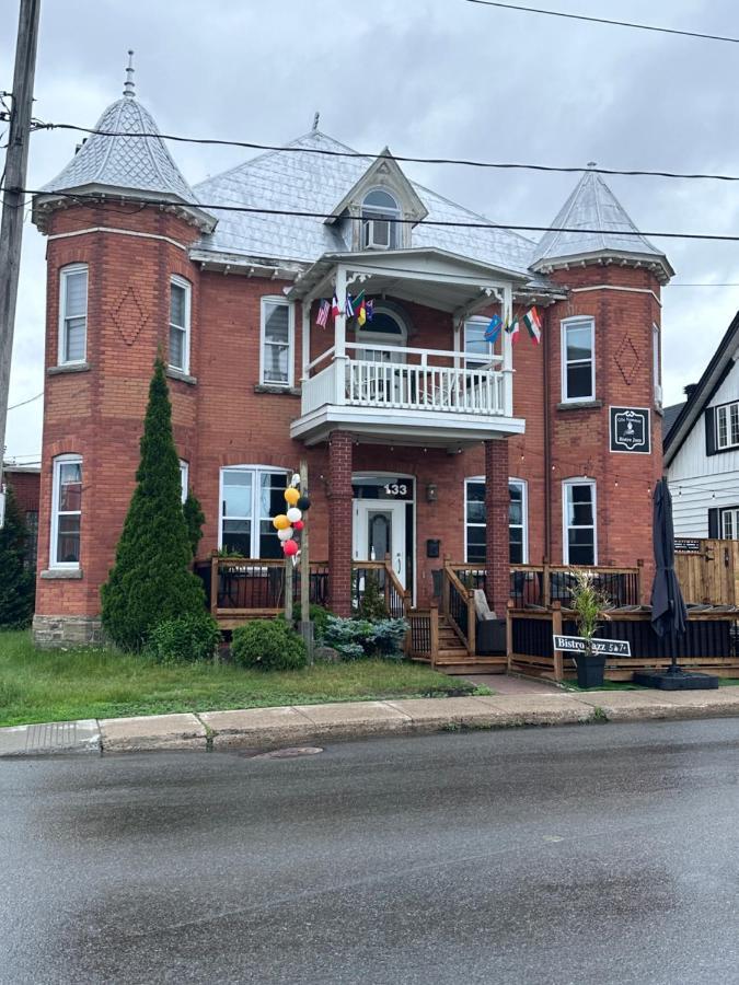 Auberge Et Bistro Namaste Bed and Breakfast Lachute Eksteriør billede